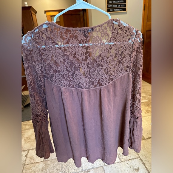 American Eagle Brown Lace Angel Sleeved Top Size Small - Picture 4 of 9